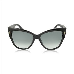 Anoushka - Tom Ford - brand new